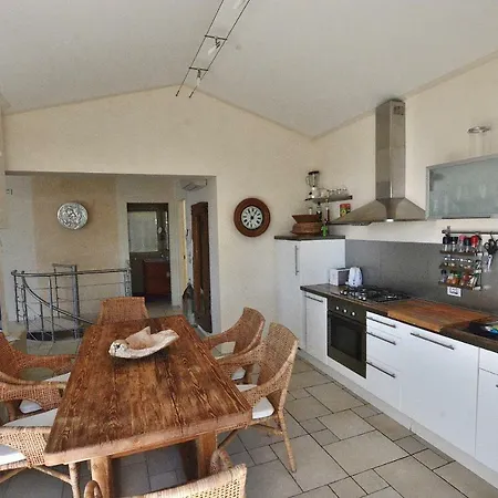 Eremitaggio Villa *